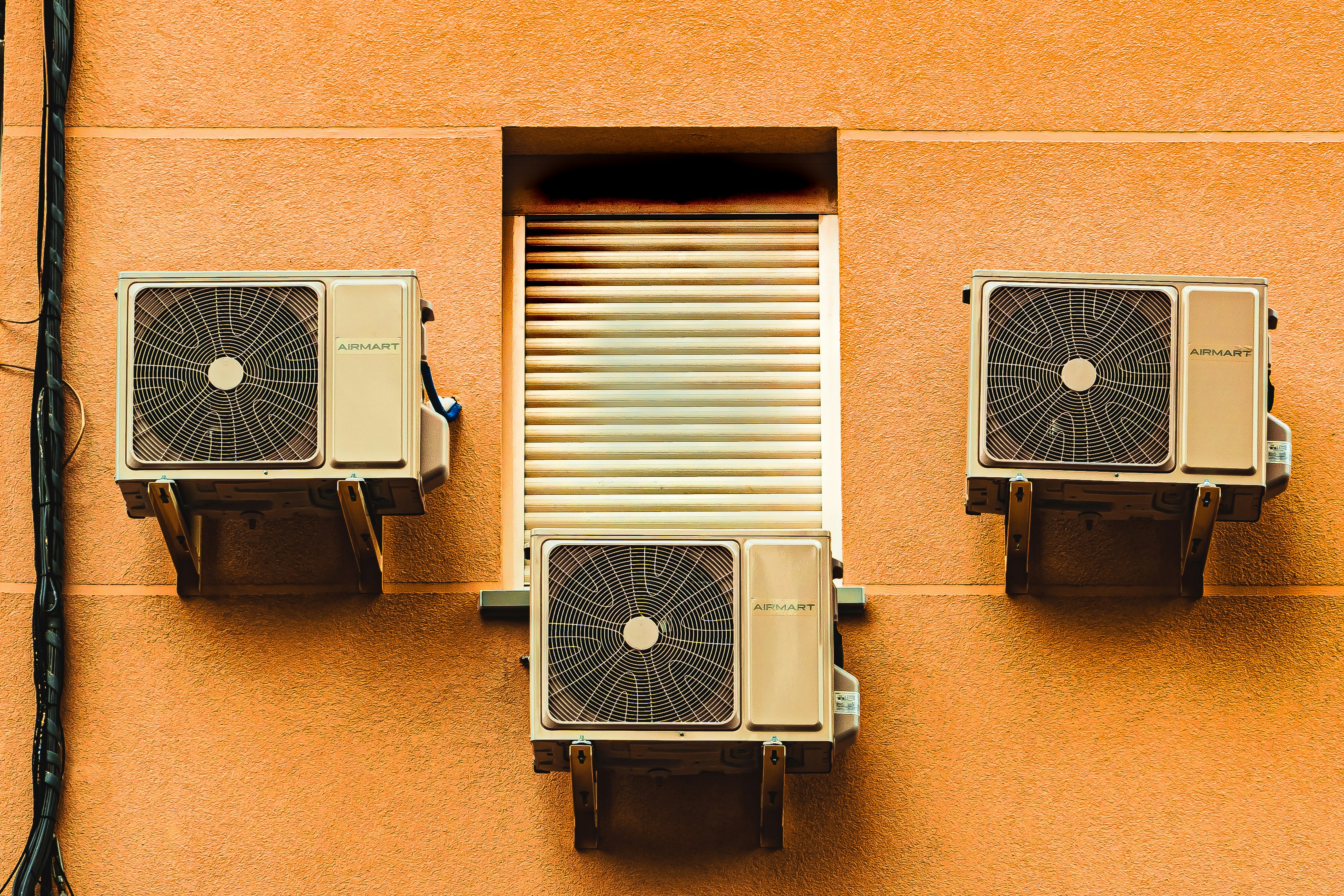 black and gray box fan